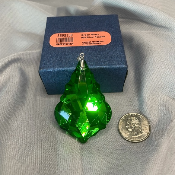 Green glass pendant/ornament - Picture 2 of 4